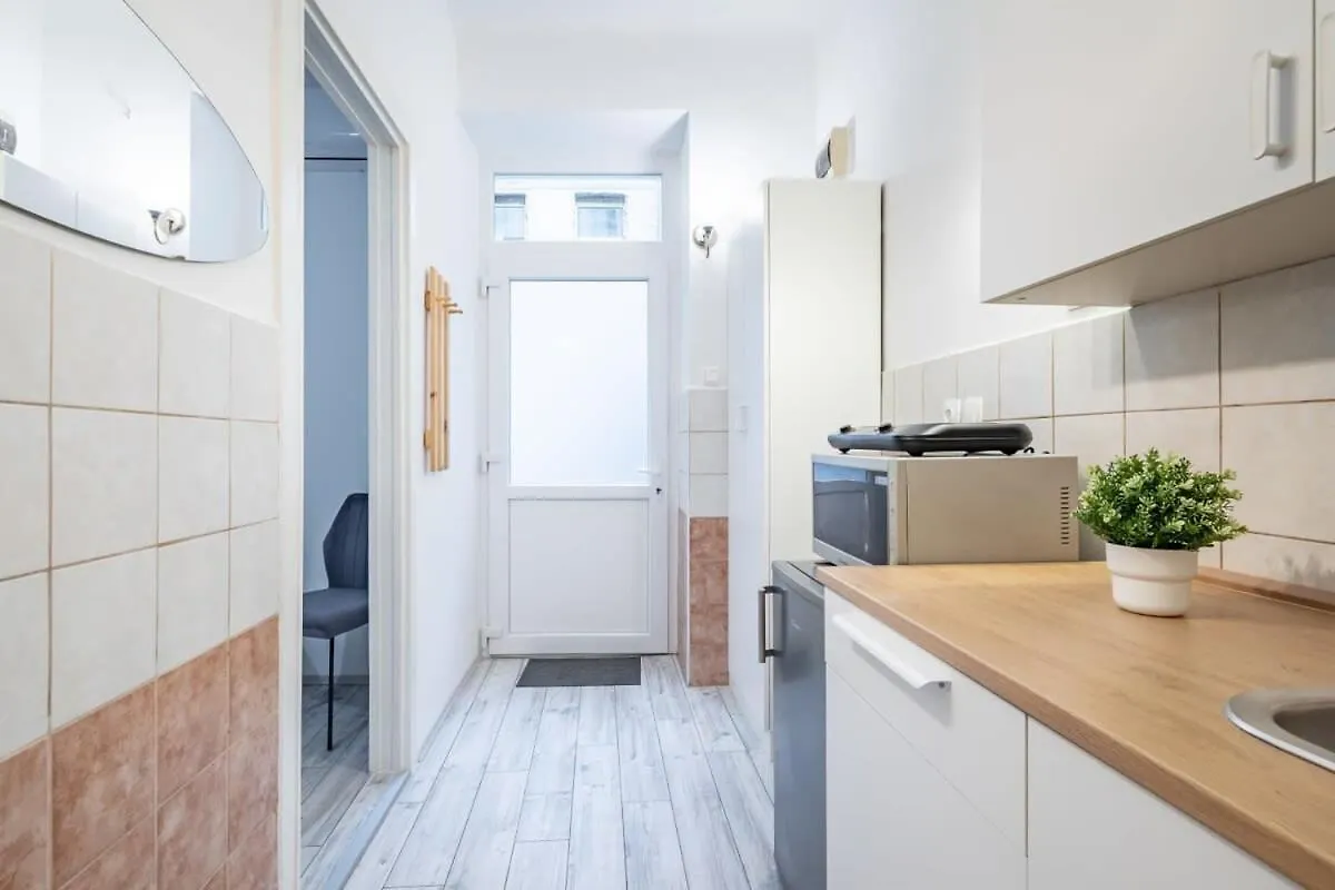 Apartment Very Central - Quiet Studio Budapest Hungary