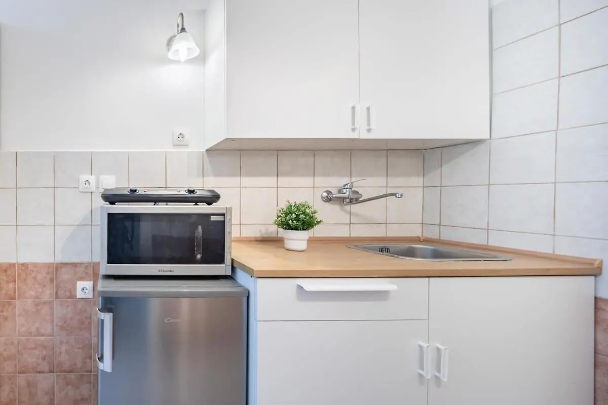 Very Central - Quiet Studio Budapest Apartment